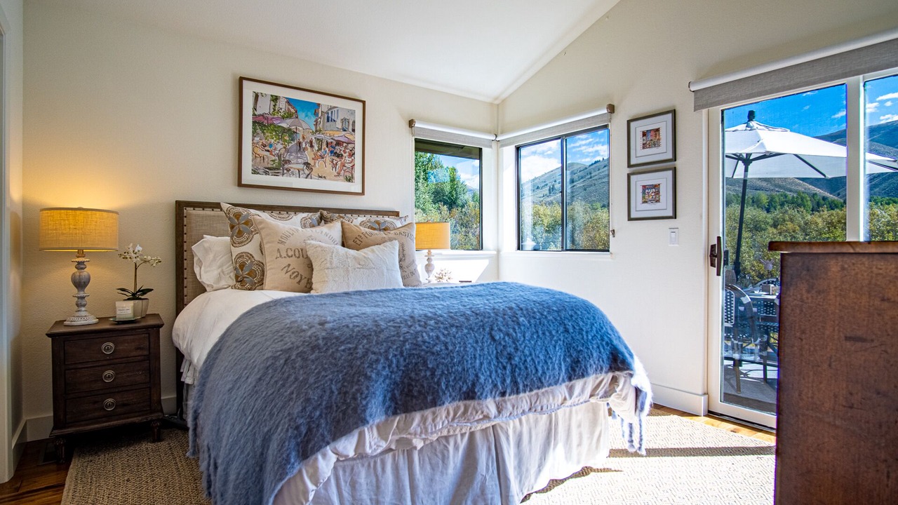 Photo of Bedroom in Elkhorn Village