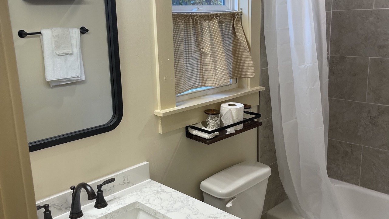 Photo of Bathroom in Counce