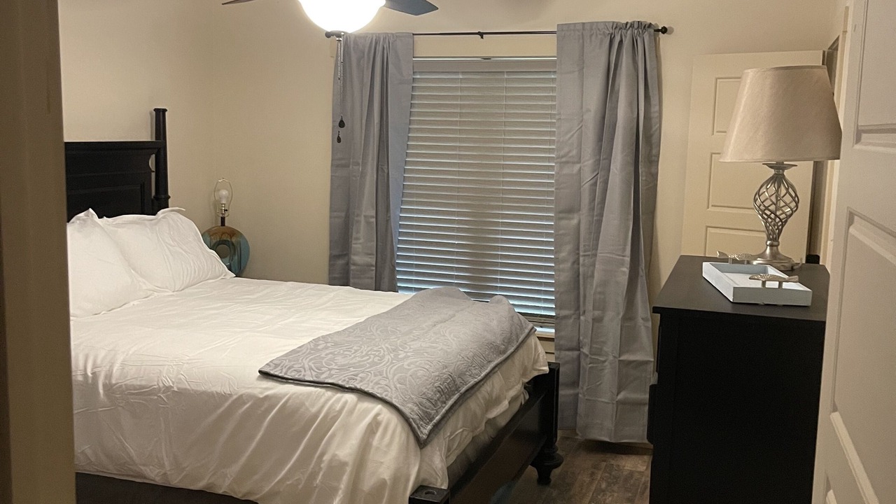 Photo of Bedroom in Counce