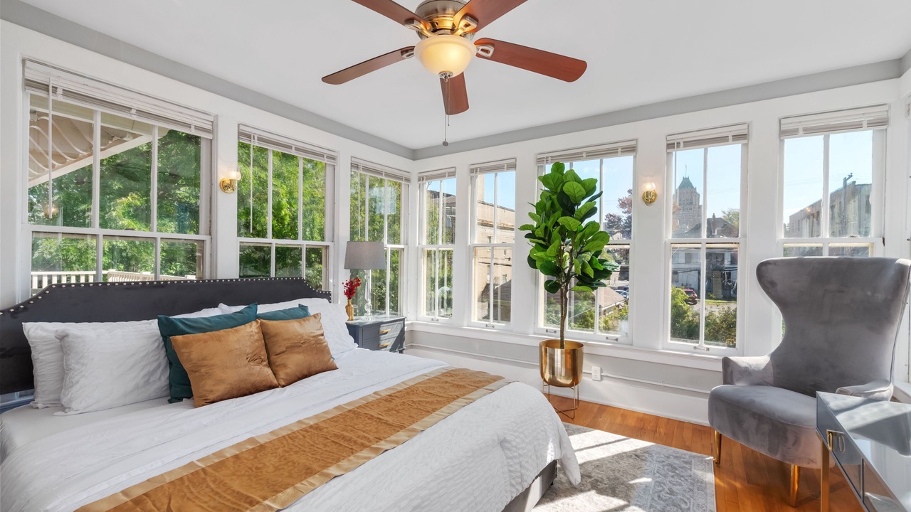 Photo of Bedroom in Detroit