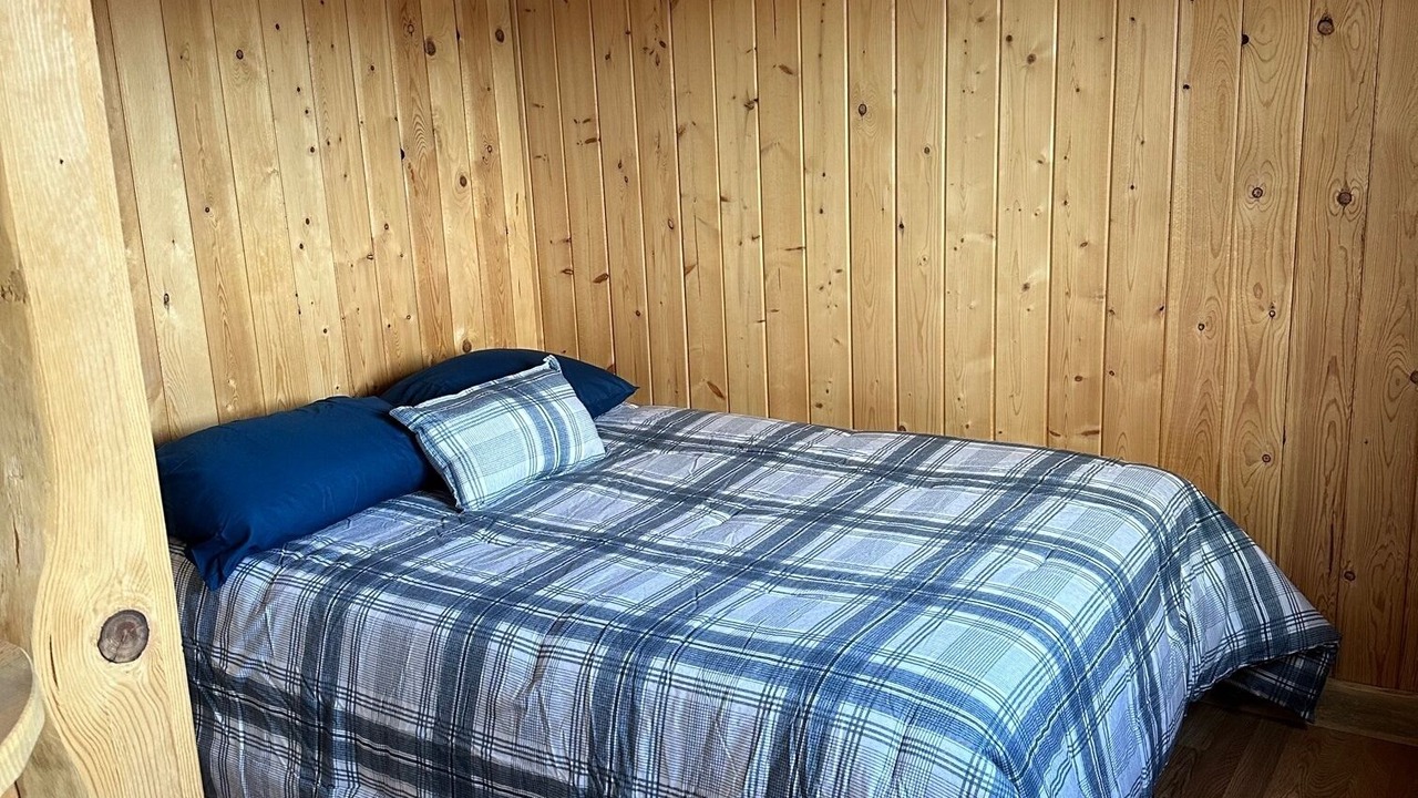 Photo of Bedroom in Raymond
