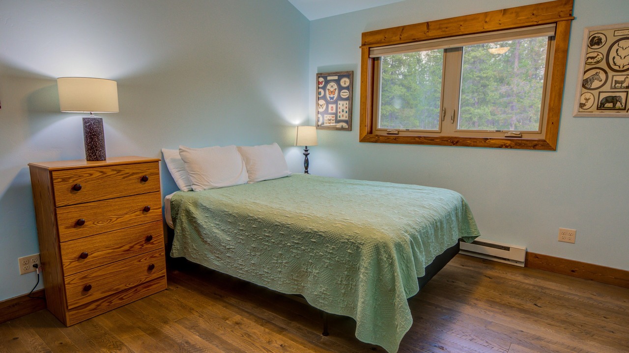 Photo of Bedroom in West Yellowstone