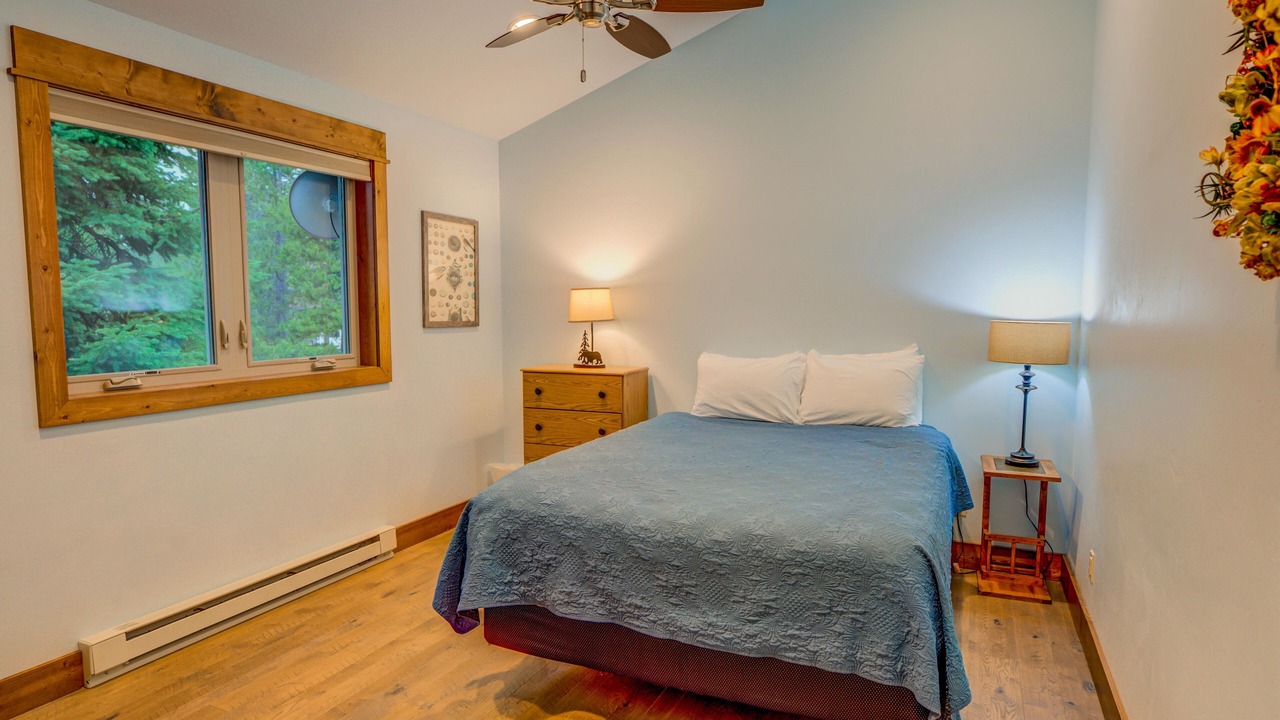 Photo of Bedroom in West Yellowstone