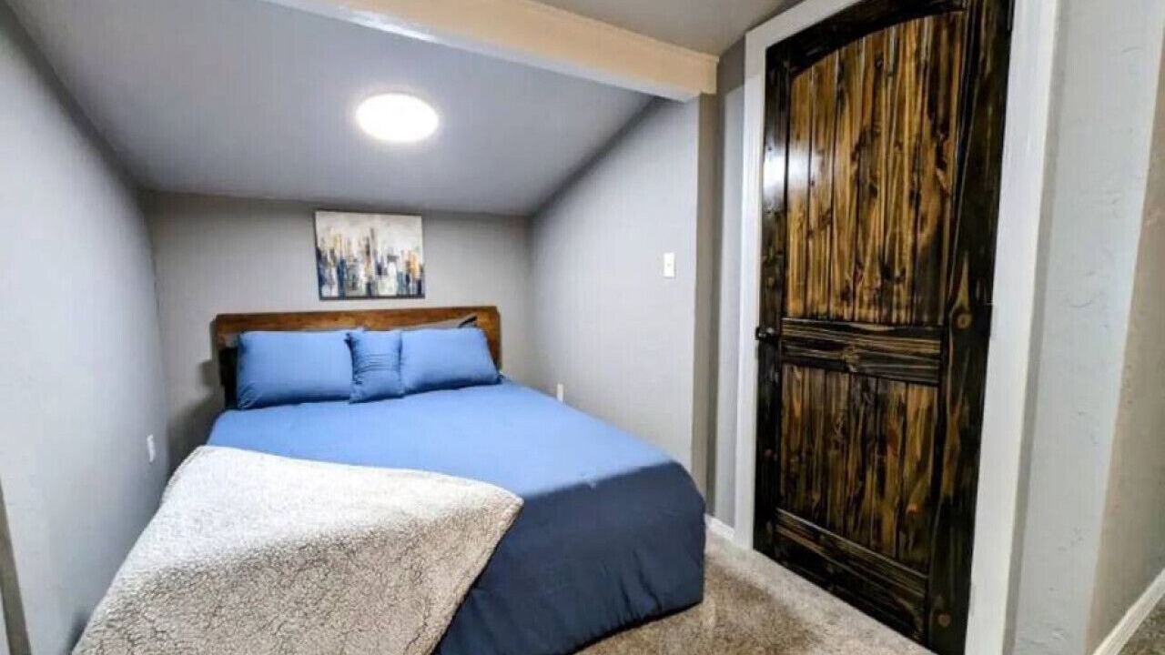 Photo of Bedroom in Sulphur