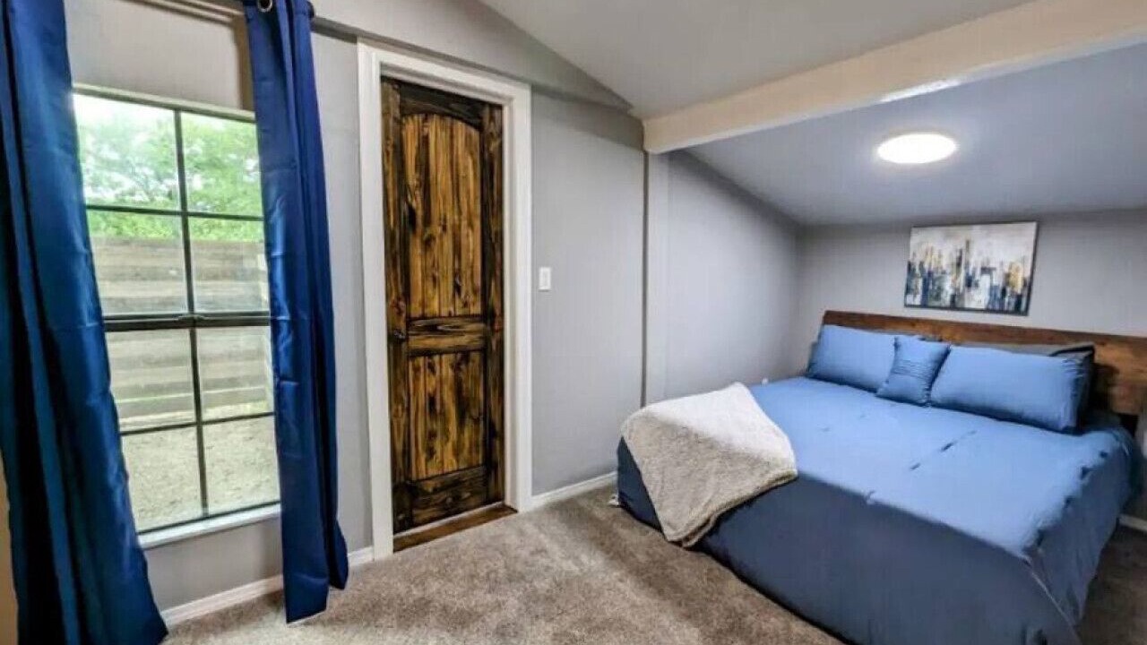 Photo of Bedroom in Sulphur