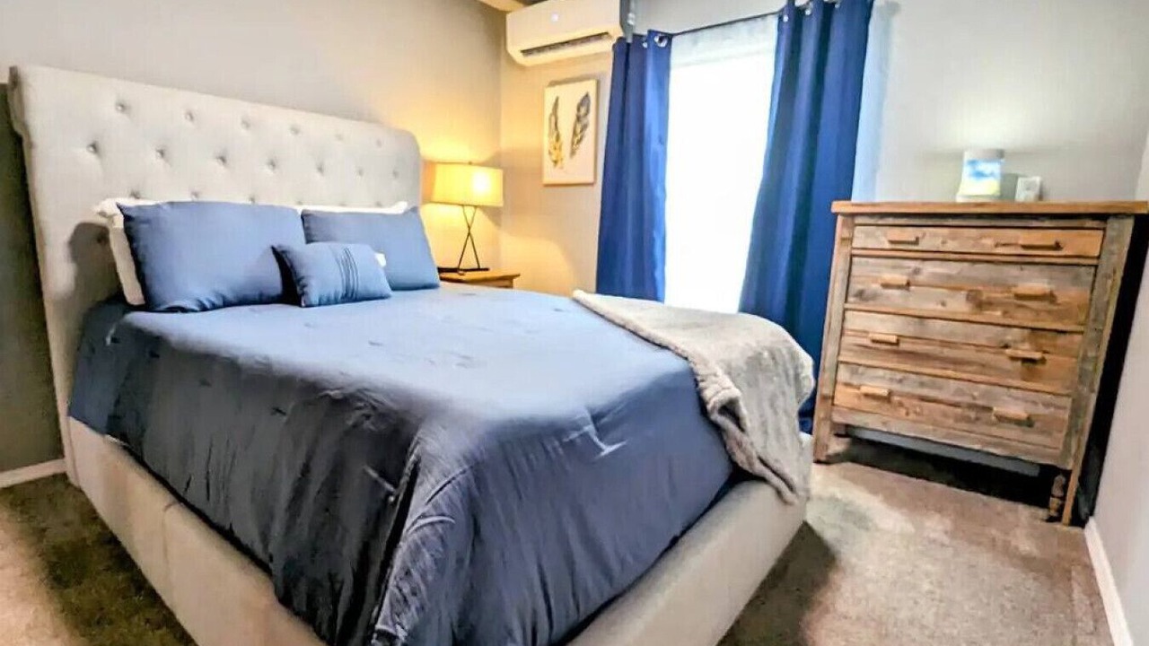 Photo of Bedroom in Sulphur