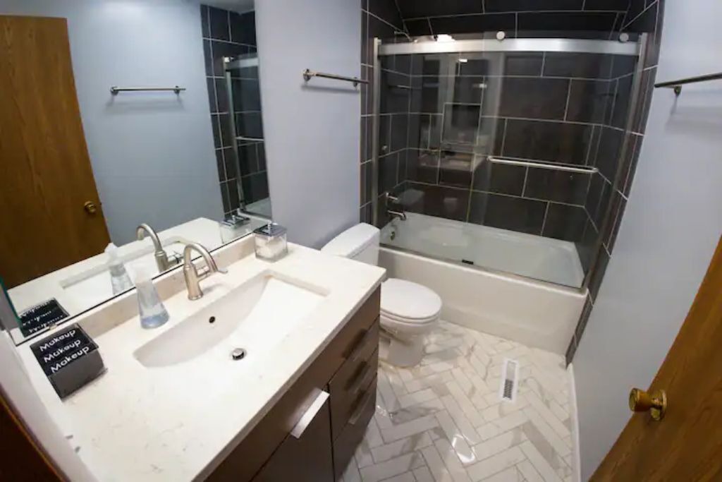 Photo of Bathroom in Mann