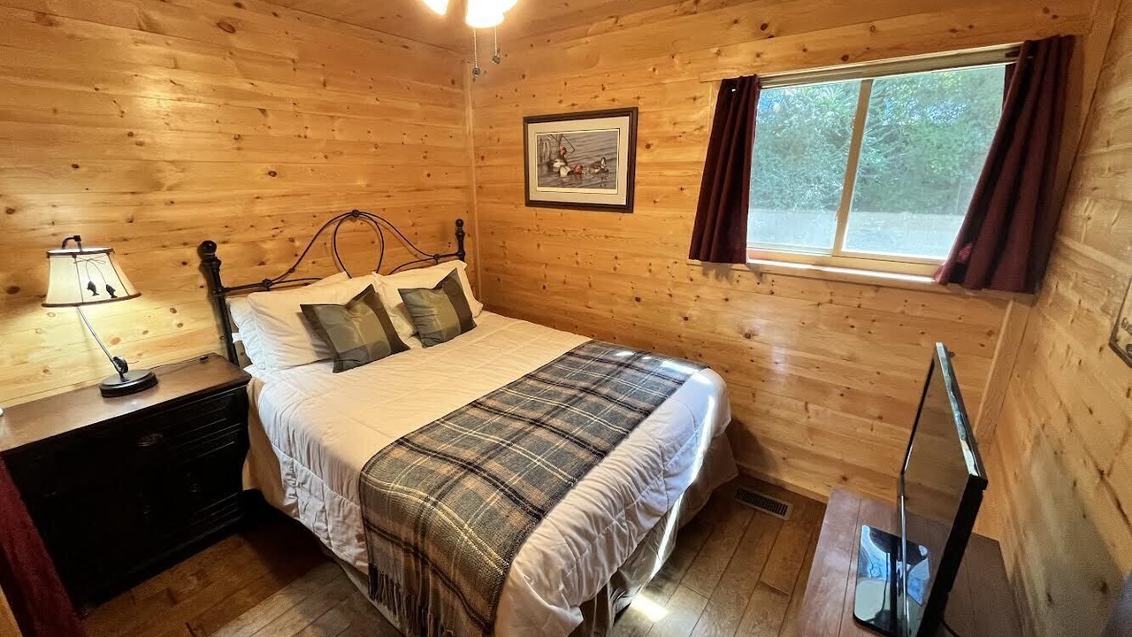 Photo of Bedroom in Greers Ferry