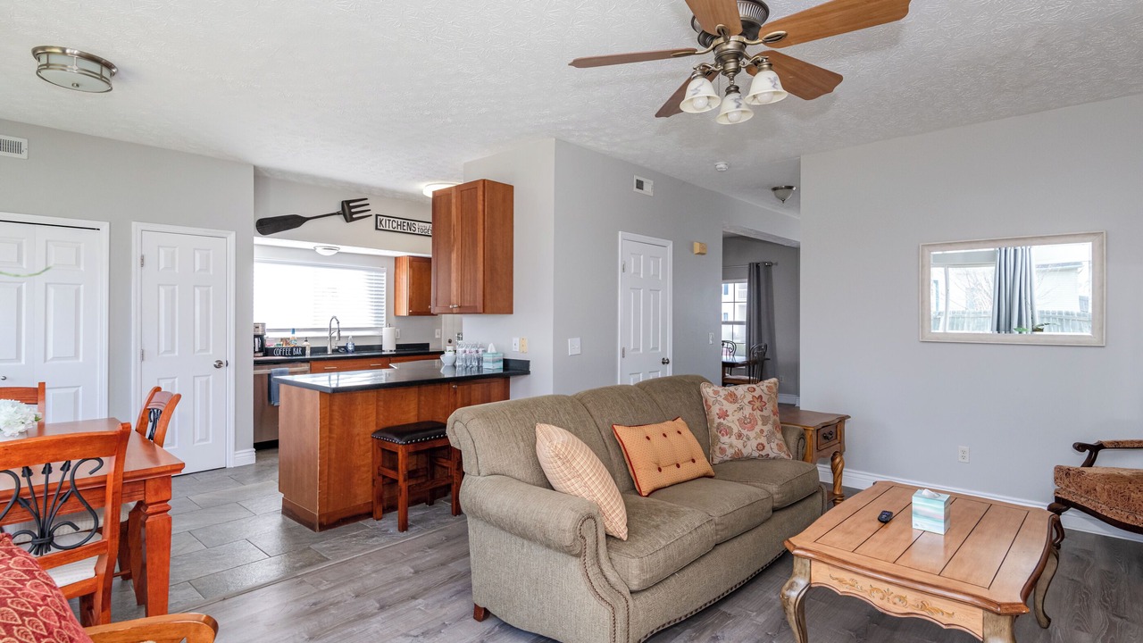Photo of Livingroom in Englewood