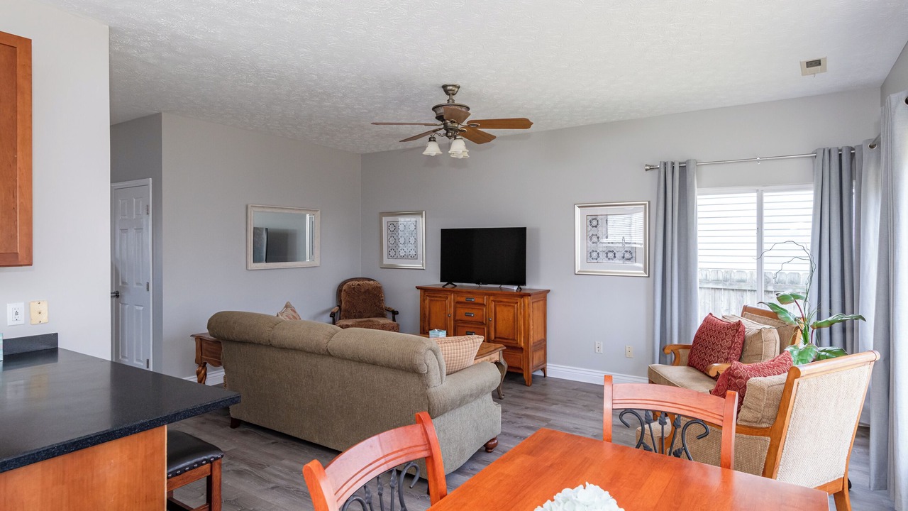 Photo of Livingroom in Englewood