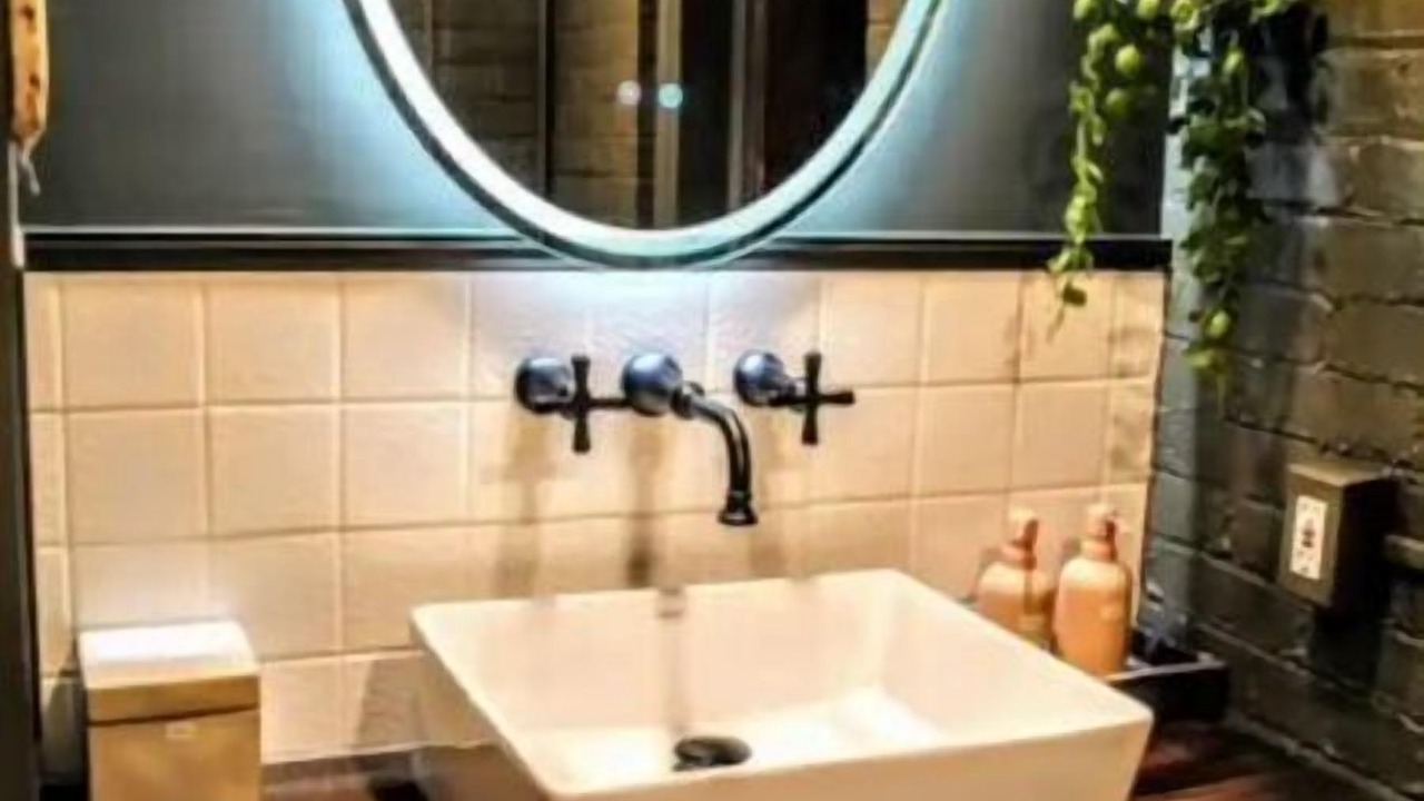 Photo of Bathroom in Detroit - Shoreway
