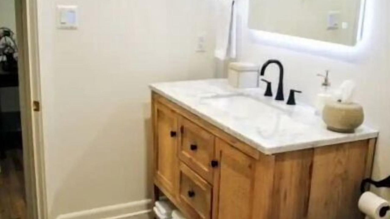 Photo of Bathroom in Detroit - Shoreway