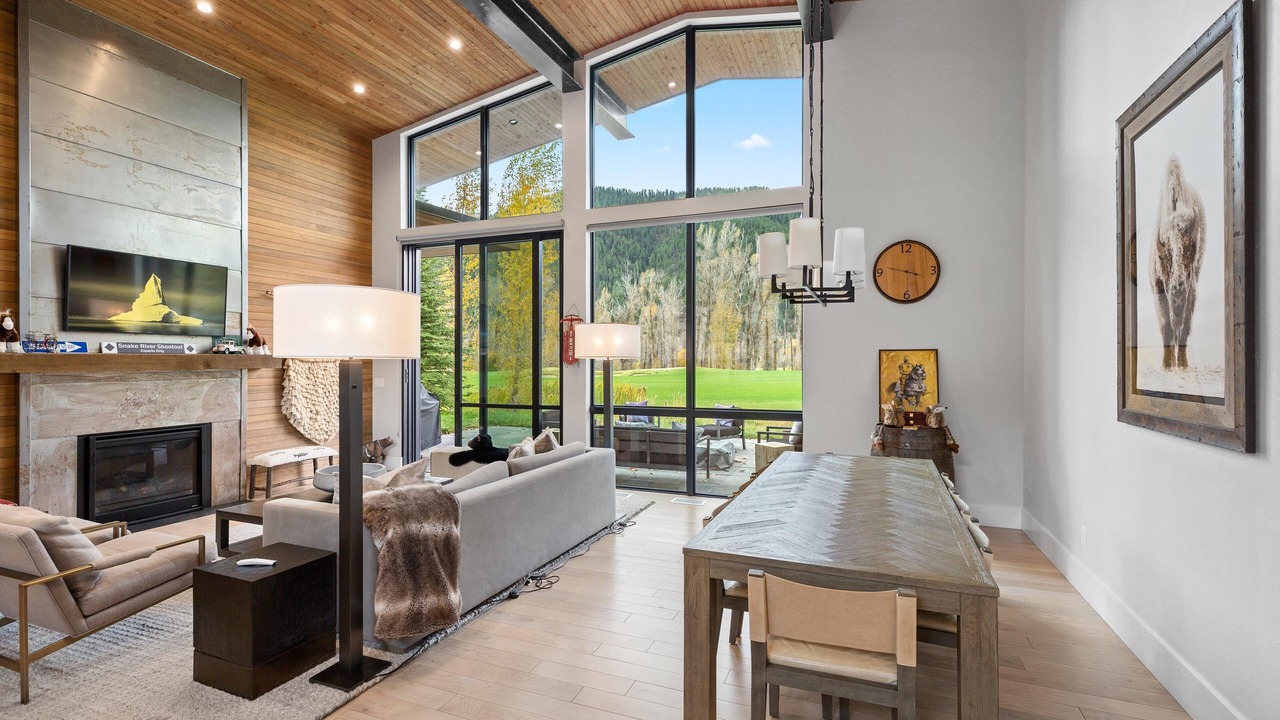 Photo of Livingroom in Hoback Junction