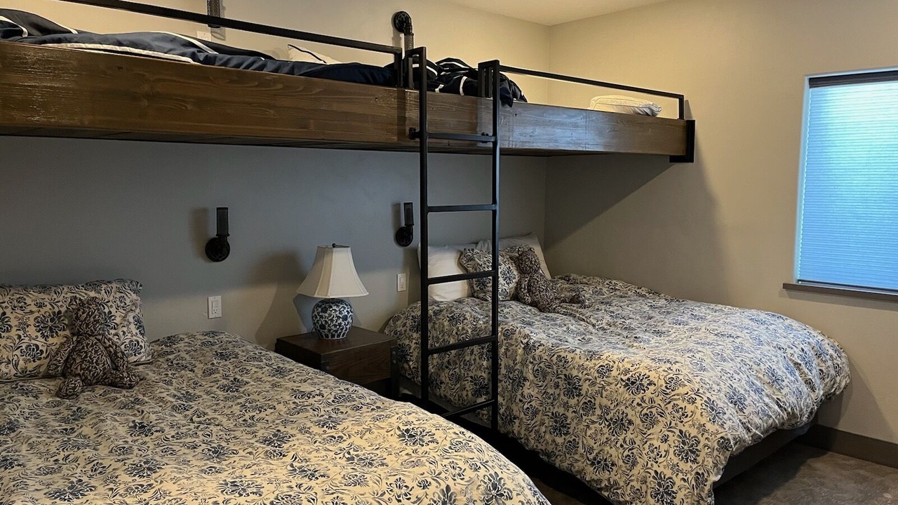 Photo of Bedroom in Sandpoint