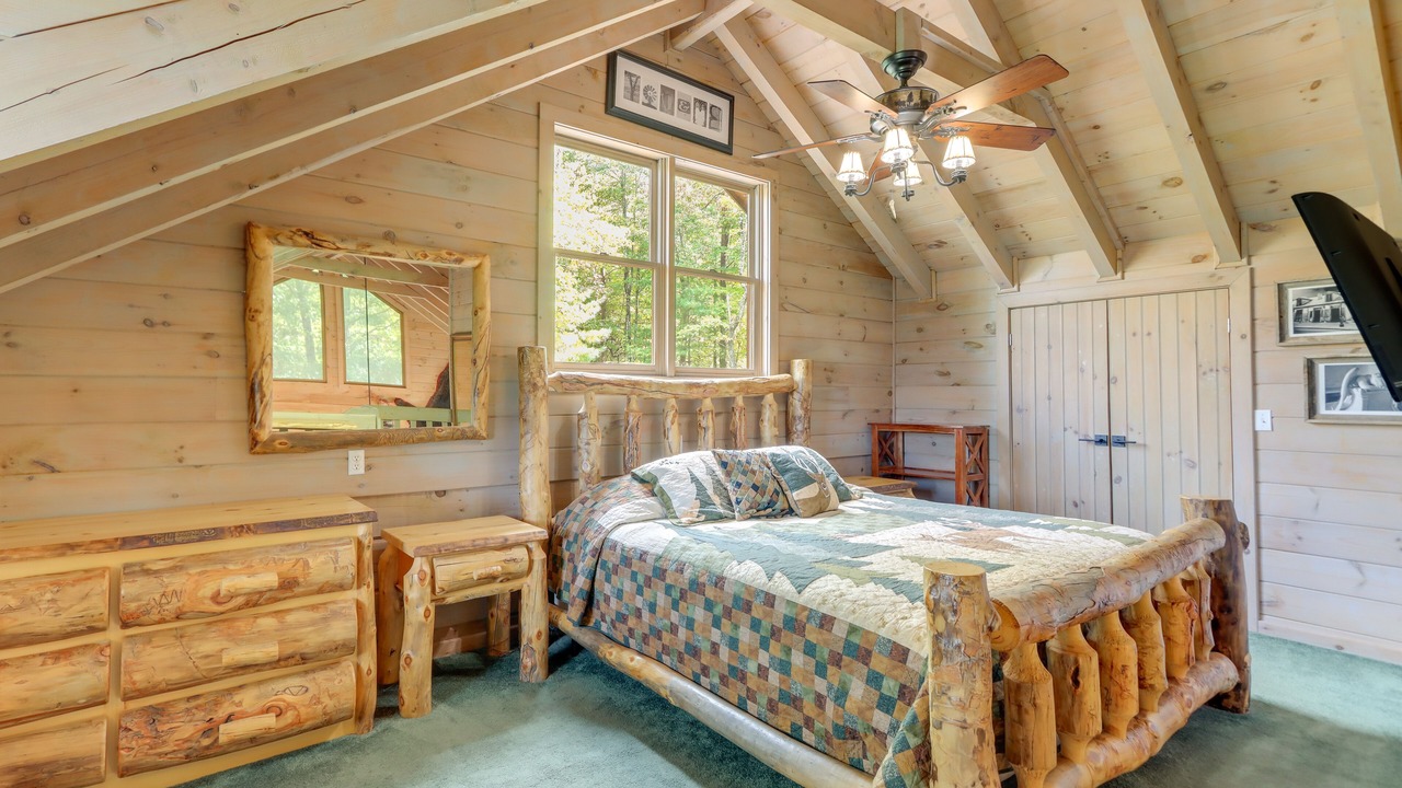 Photo of Bedroom in Hidden Lake
