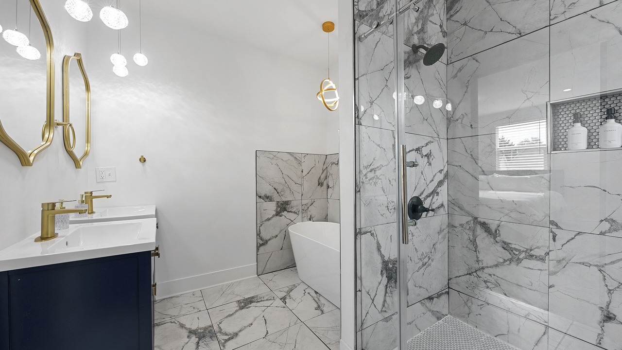 Photo of Bathroom in Downtown Columbus