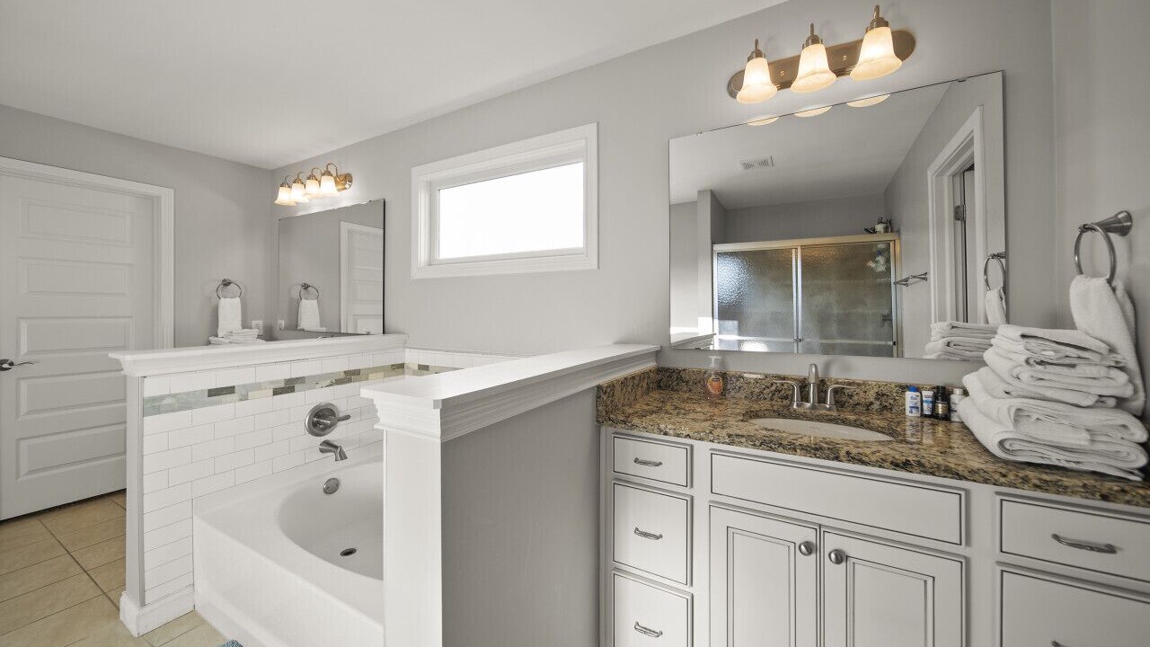 Photo of Bathroom in Maxwell