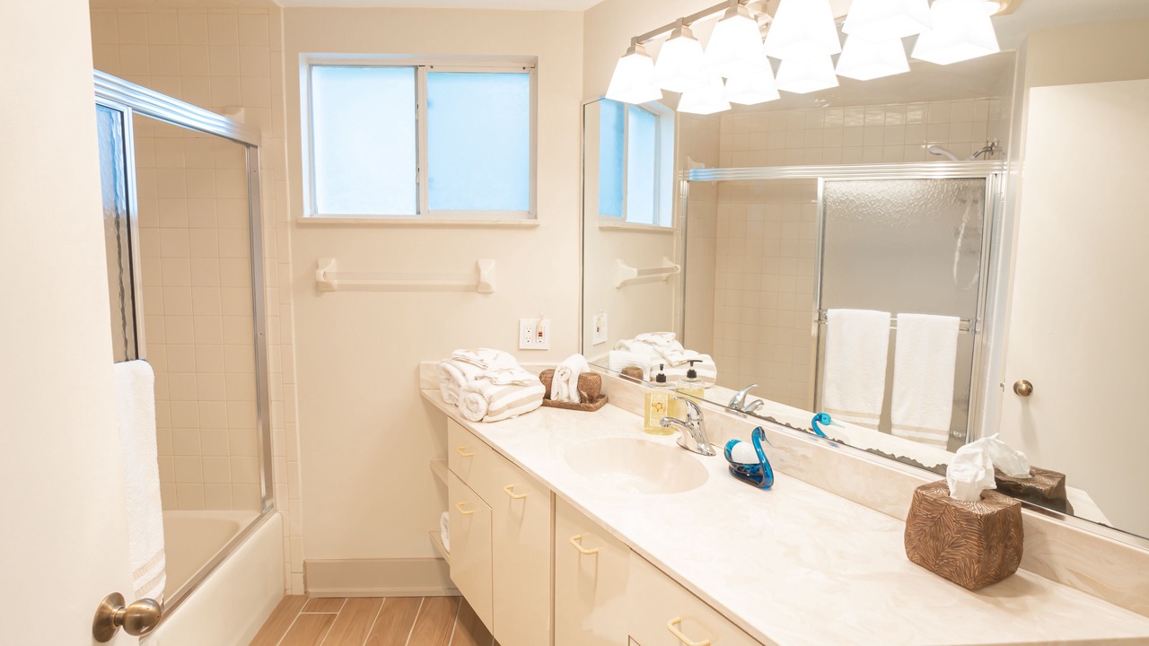 Photo of Bathroom in Inlet Villas
