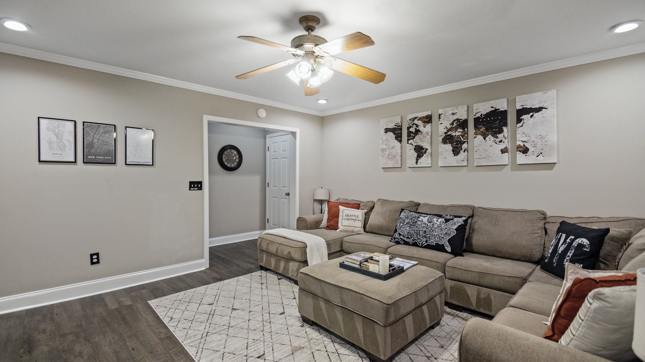 Photo of Livingroom in Canton