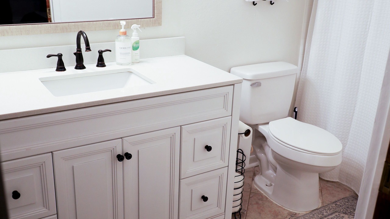 Photo of Bathroom in Loyola Beach