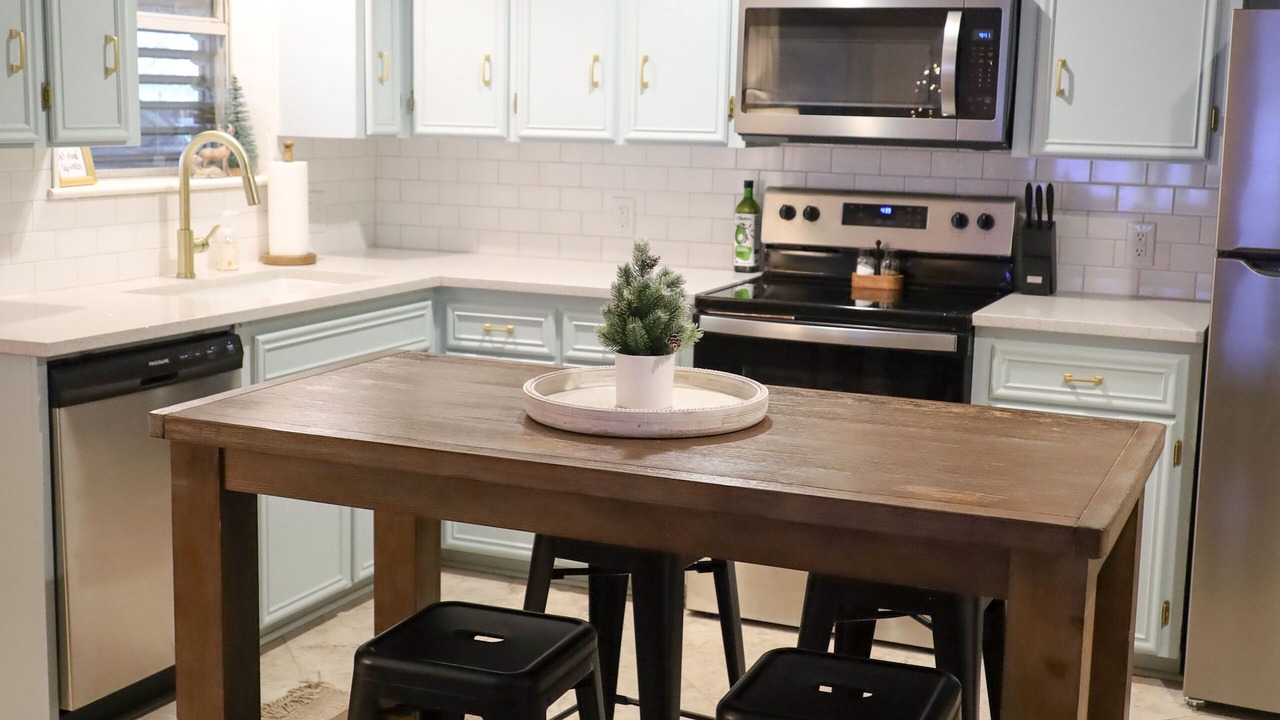 Photo of Kitchen in Loyola Beach