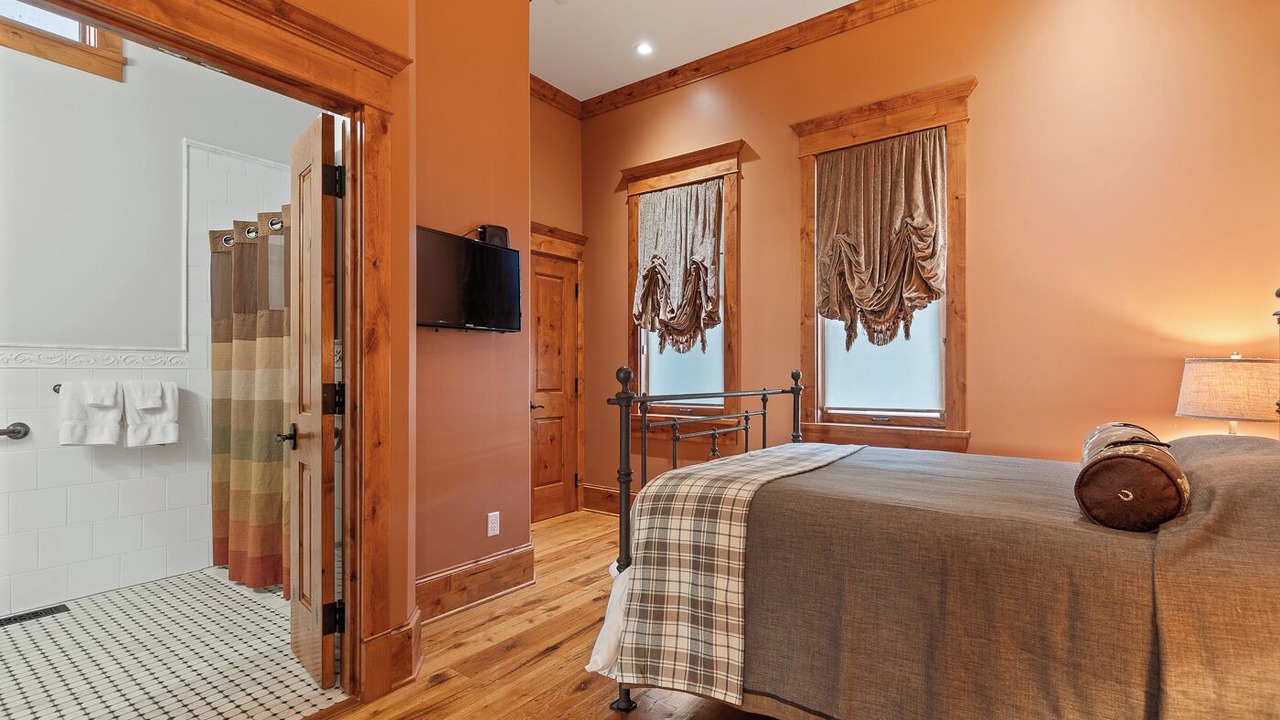 Photo of Bedroom in Custer