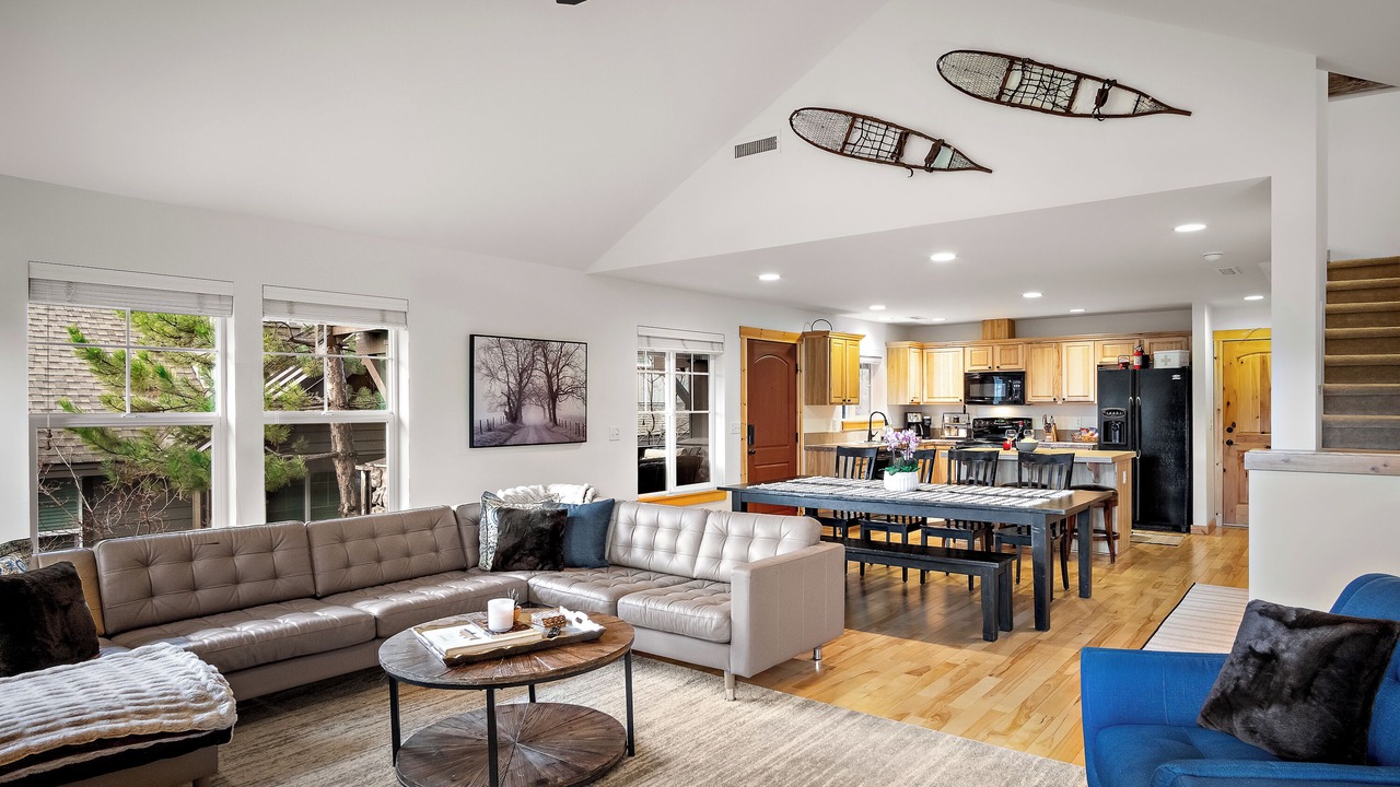 Photo of Livingroom in Ronald