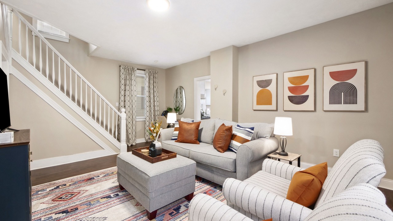 Photo of Livingroom in Detroit - Shoreway