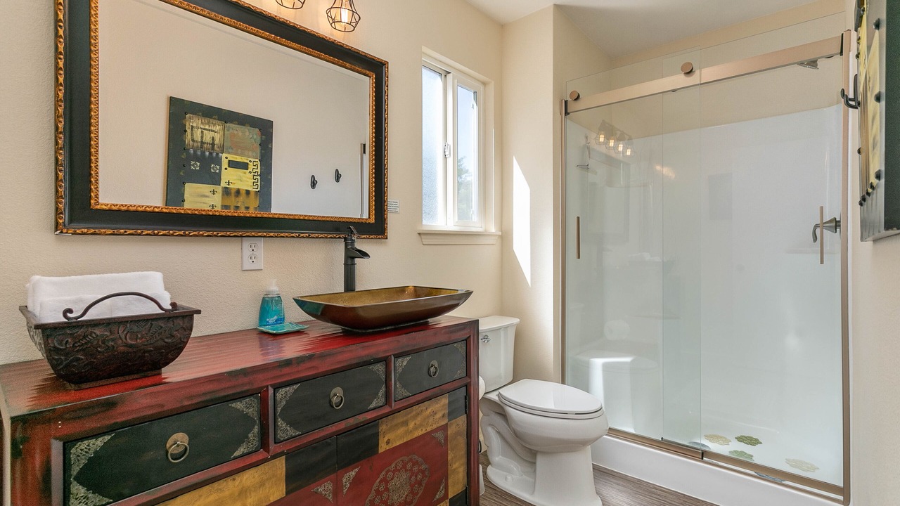 Photo of Bathroom in Sunset