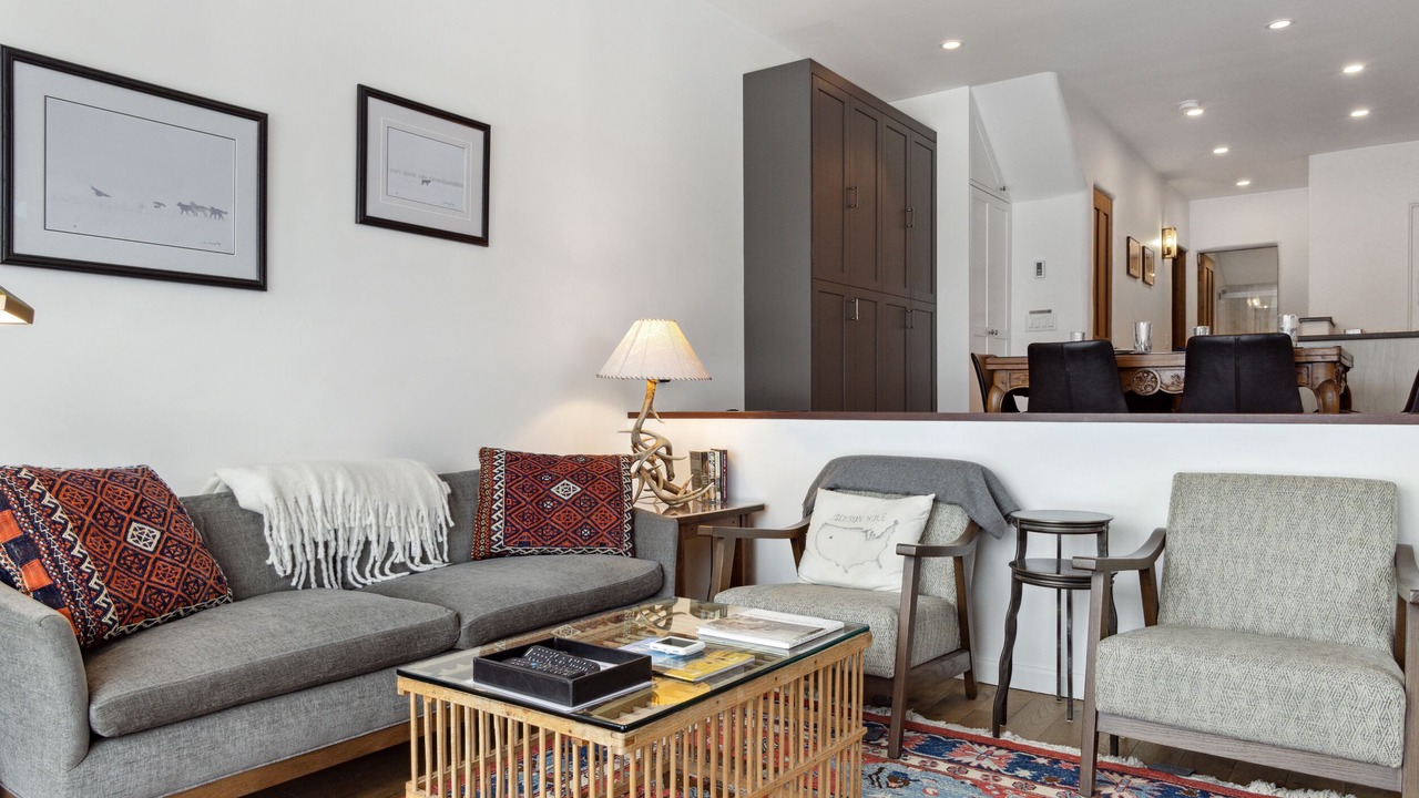 Photo of Livingroom in Spring Creek Ranch