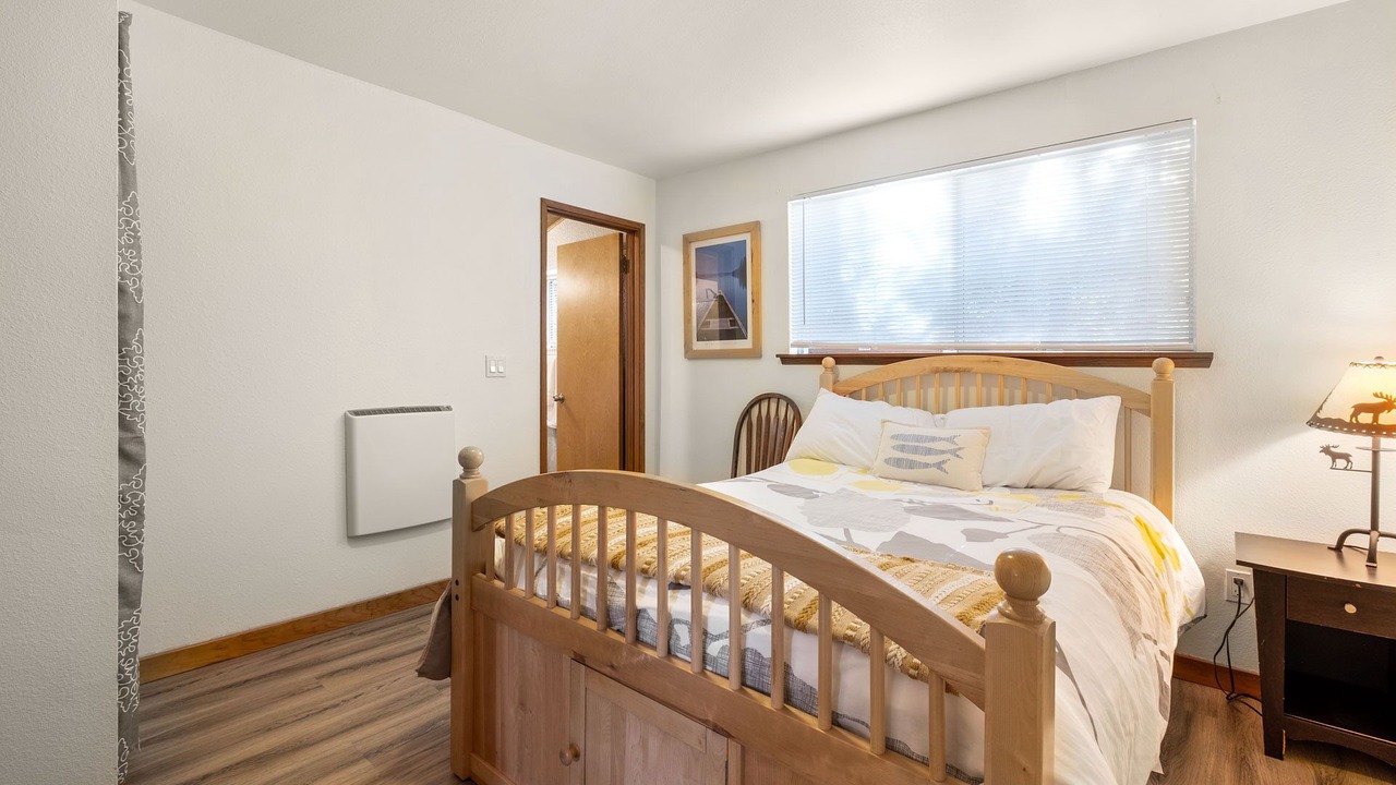Photo of Bedroom in Lilliwaup