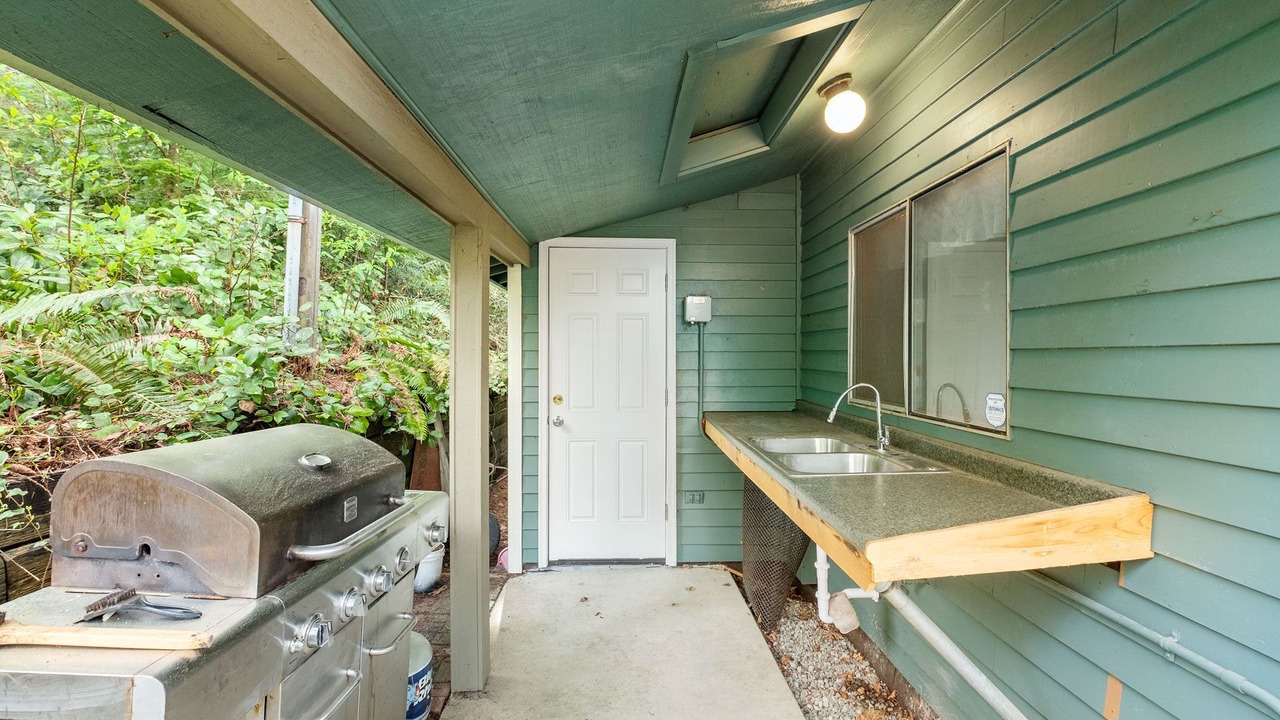 Photo of Patio Balcony in Lilliwaup
