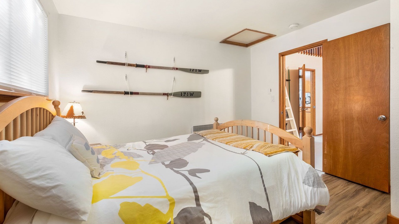 Photo of Bedroom in Lilliwaup
