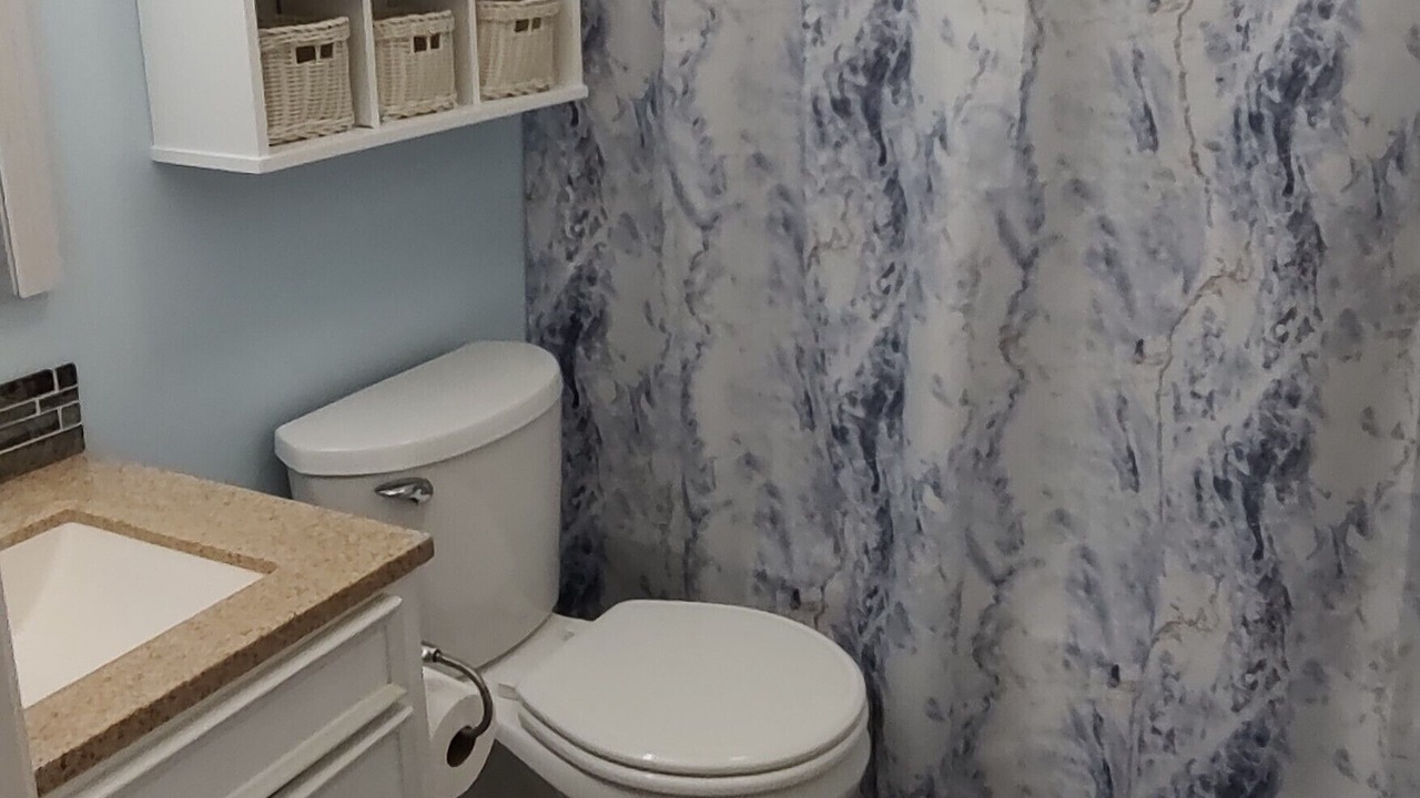 Photo of Bathroom in Oriental