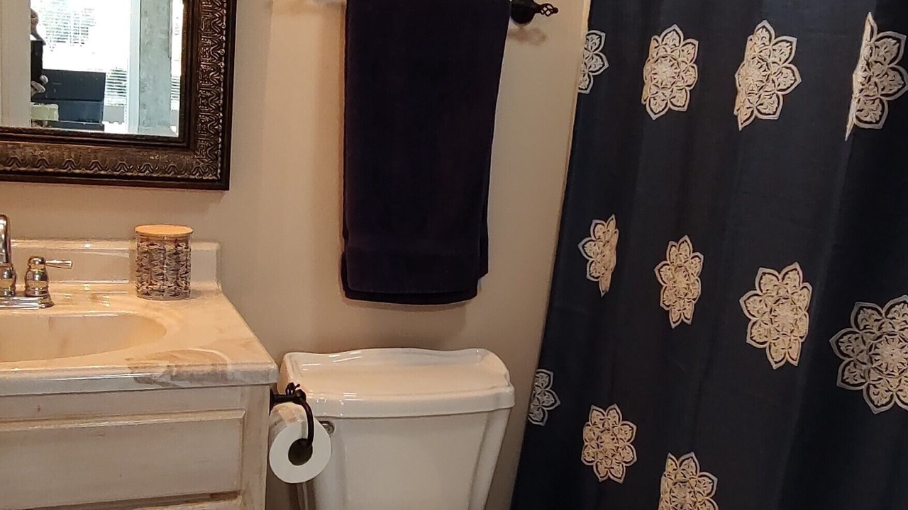 Photo of Bathroom in Oriental