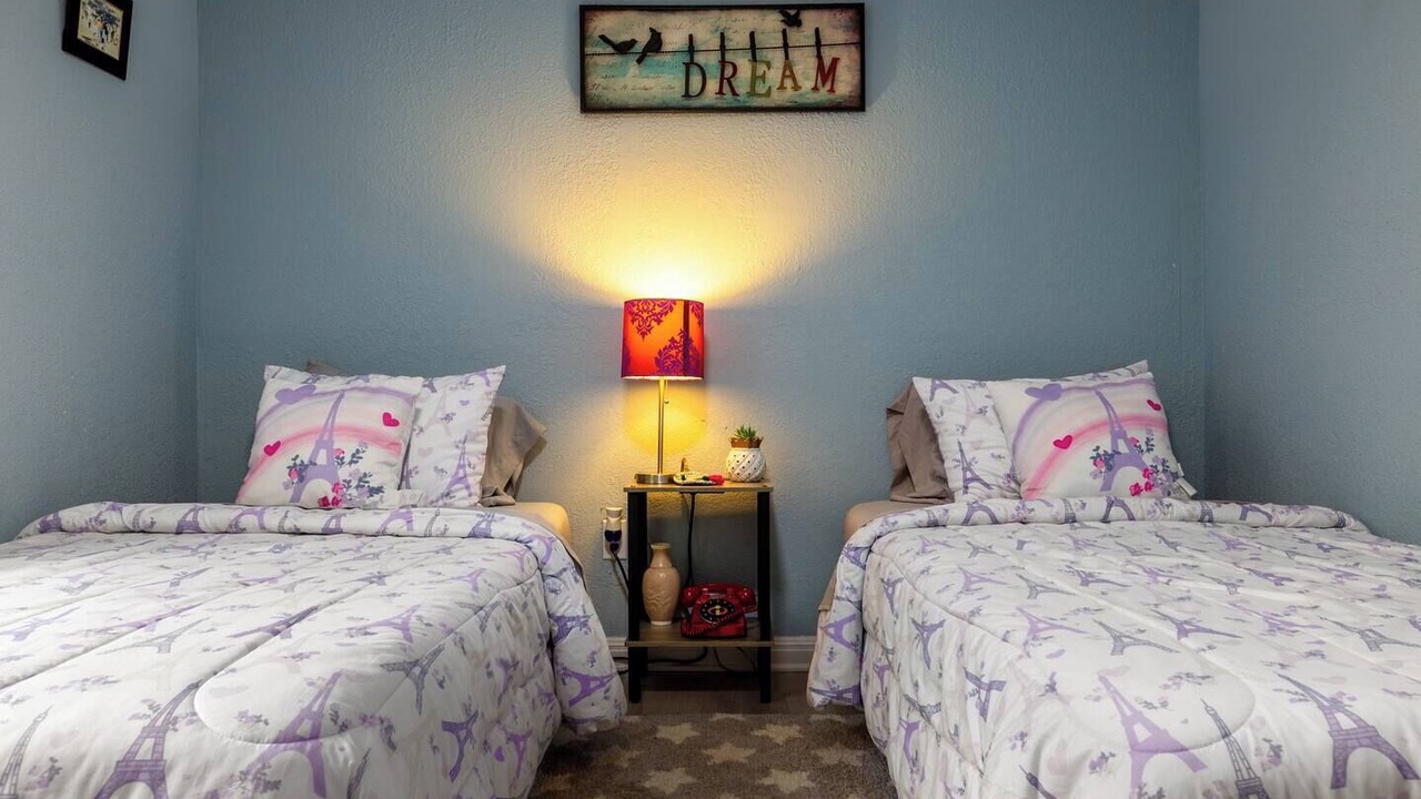 Photo of Bedroom in Holly