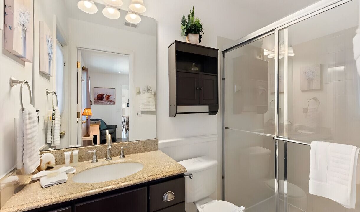 Photo of Bathroom in Thousand Oaks
