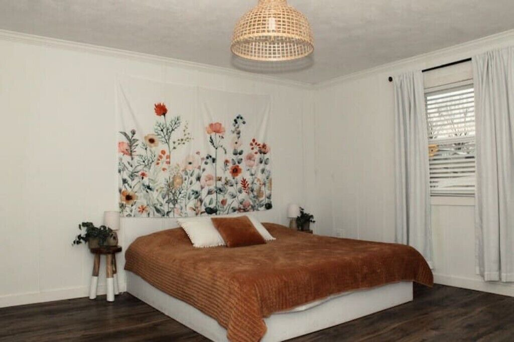 Photo of Bedroom in Morris Chapel