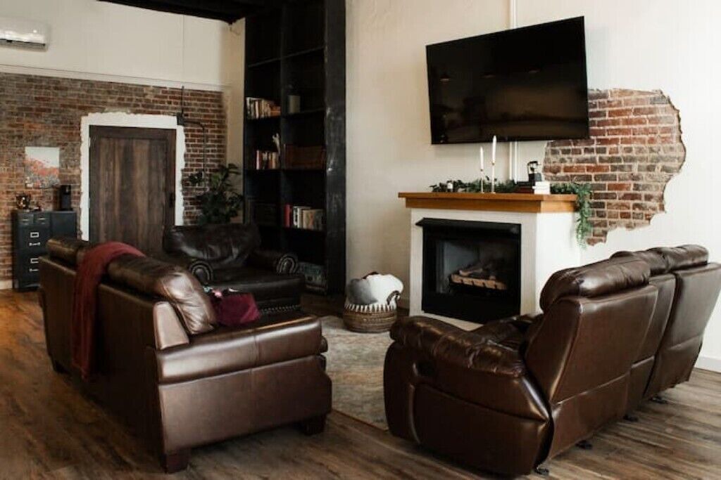 Photo of Livingroom in Morris Chapel