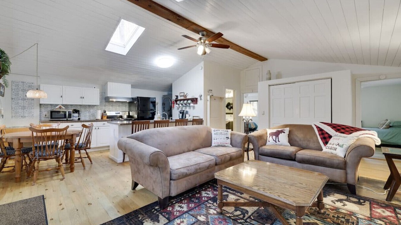 Photo of Livingroom in Pocono Pines