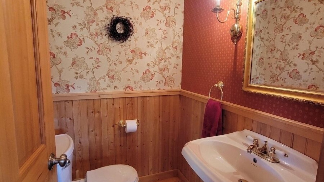 Photo of Bathroom in Virginia City
