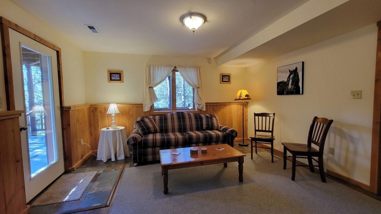 Photo of Livingroom in Virginia City