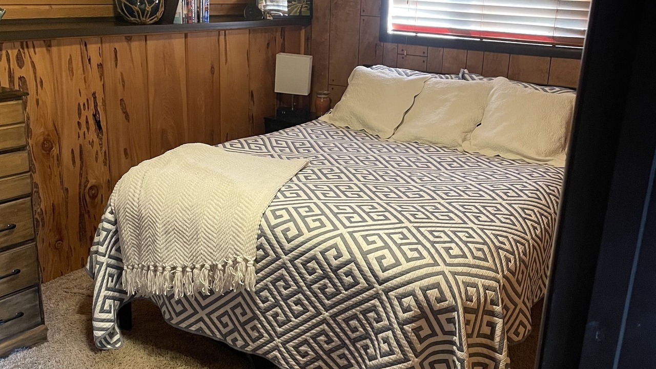 Photo of Bedroom in Sweetwater