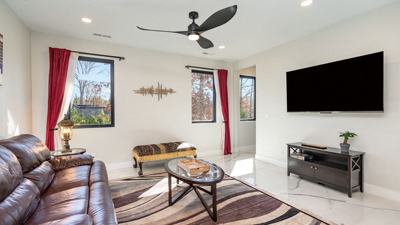 Photo of Livingroom in Matthews