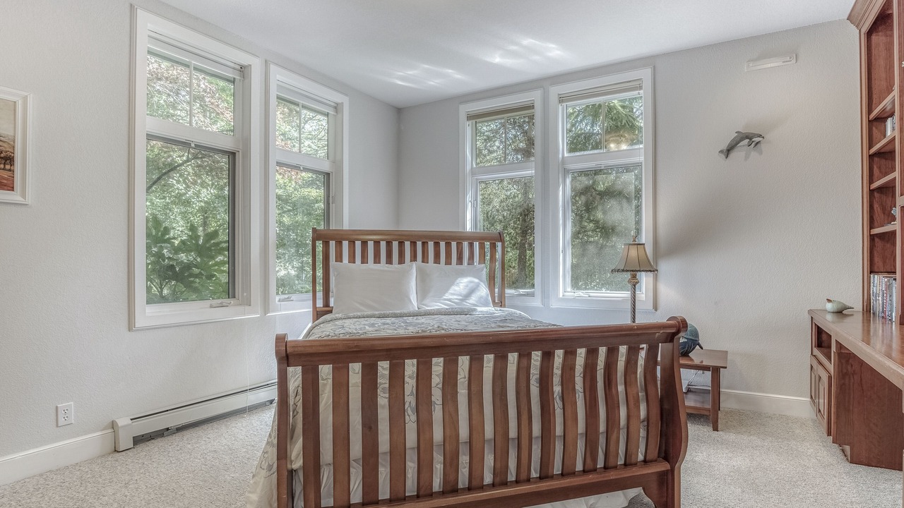 Photo of Bedroom in Clinton