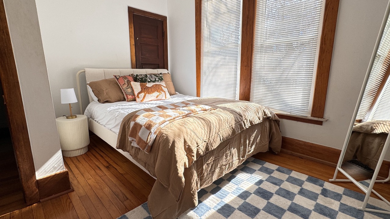 Photo of Bedroom in Midtown