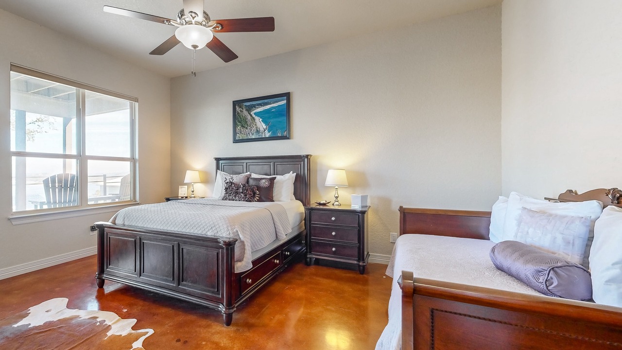 Photo of Bedroom in Canyon Lake