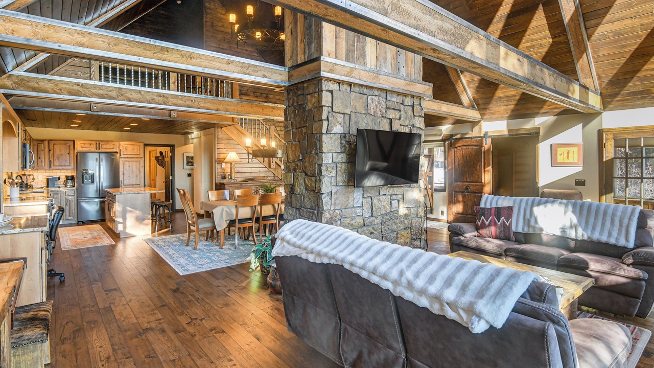 Photo of Livingroom in Star Valley Ranch