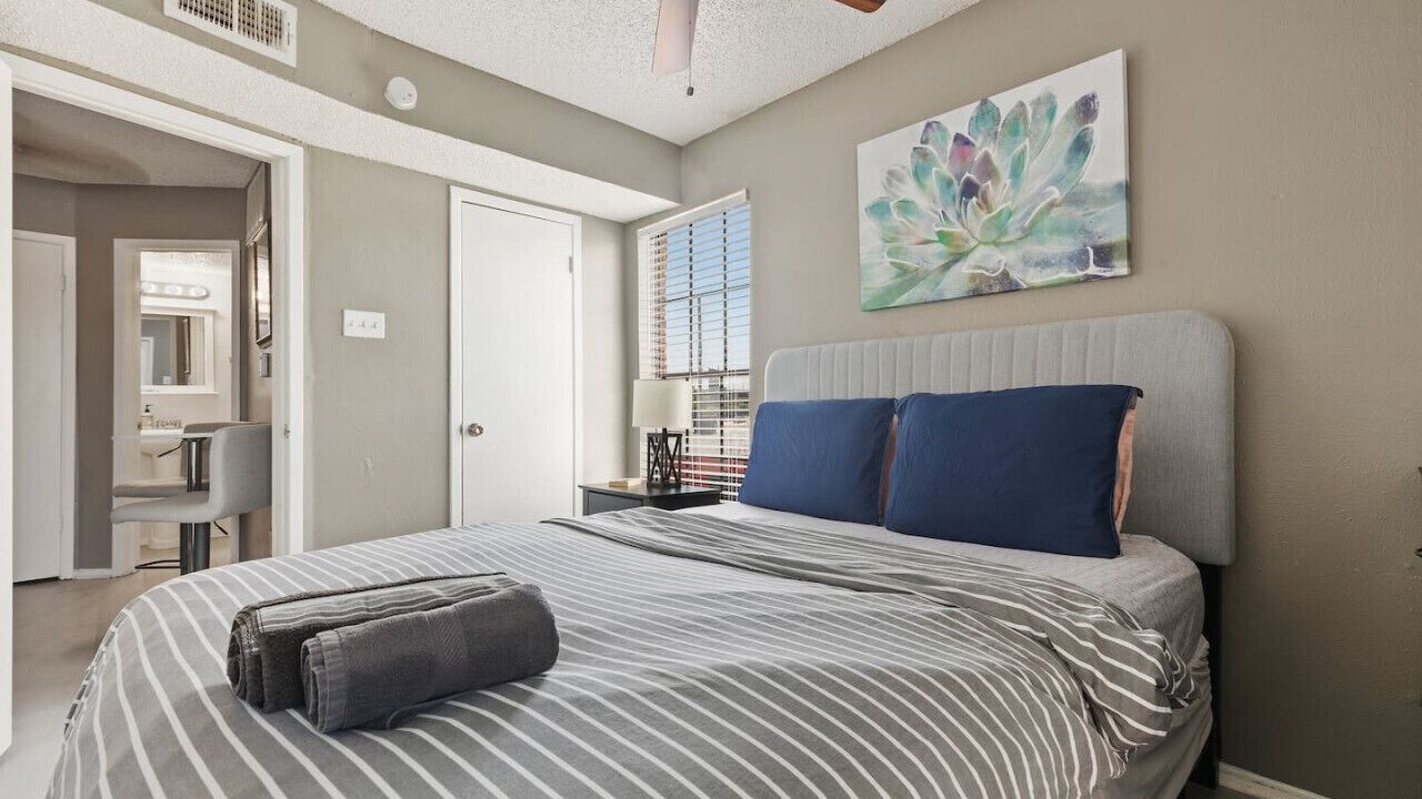 Photo of Bedroom in Park Central
