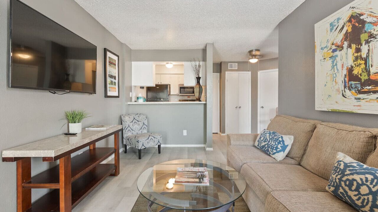 Photo of Livingroom in Park Central